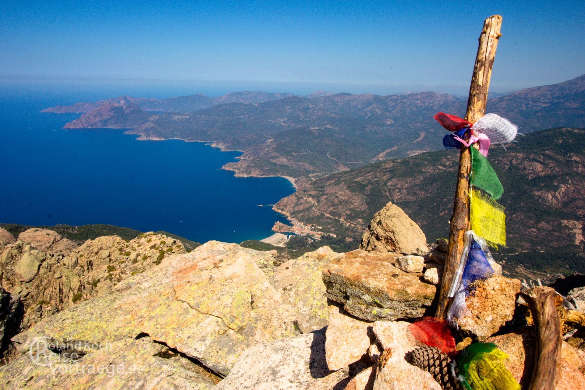 Korsika - Gipfelkreuz, Capu d Orta, Panoramblick auf den Golf von Porto